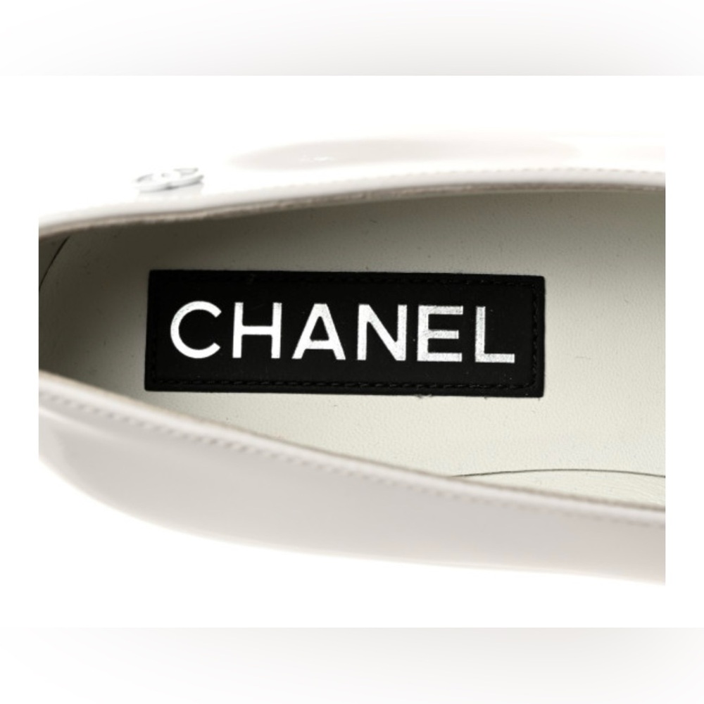 New CHANEL Black and White Patent Calfskin Heels 37.5 - Picture 2 of 16